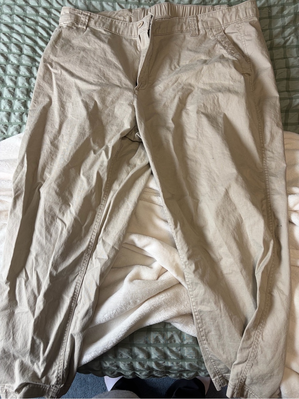 Old Navy Women's Trousers in Light Khaki